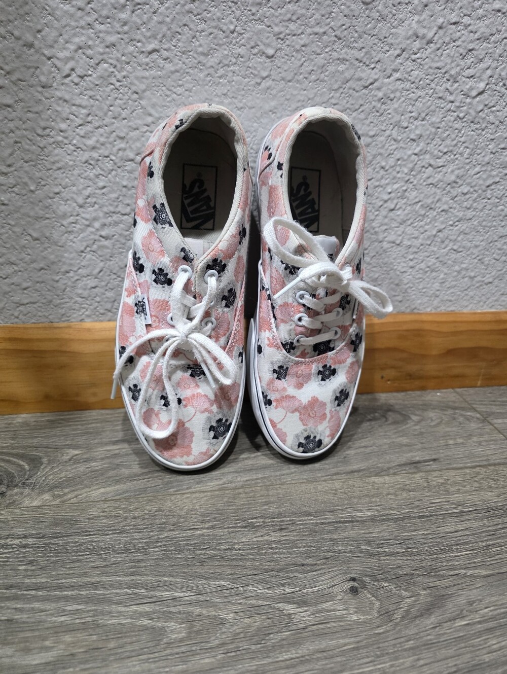 Vans Pink Floral Low-Top Sneakers with White Sole - Picture 2 of 4